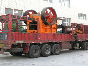 反擊式破碎機(jī)發(fā)貨